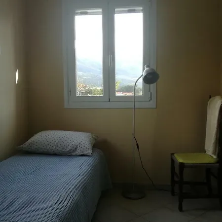 Flat With Garden Karavádhos